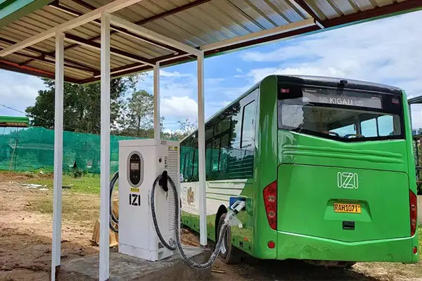 Projekt szybkiego ładowania AMPPAL DC dla autobusów elektrycznych IZI w Rwandzie